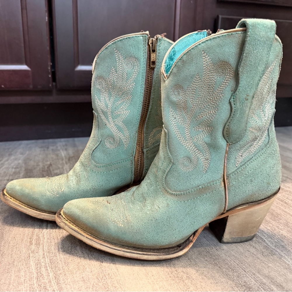 Corral Mint Embroidery Ankle Boot size 7